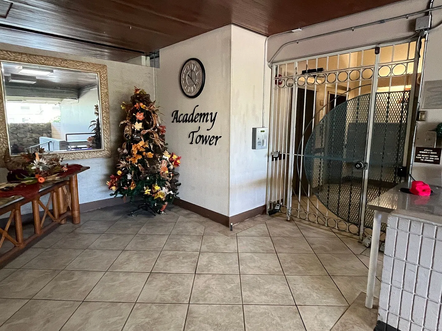 Academy Tower (Ward Ave/Honolulu) - 2 bedrooms, 2 bathrooms, 2 parking, swimming pool — Photo 1