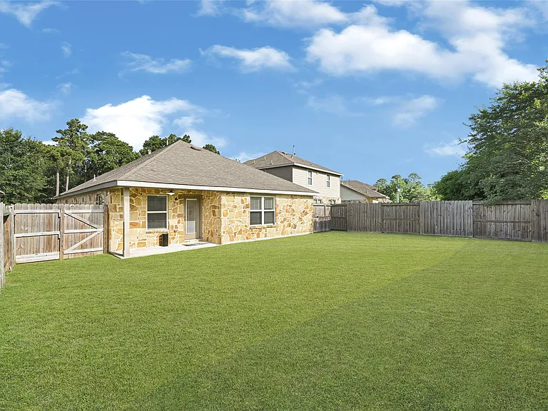 16622 Lake Prince Ln — Photo 18
