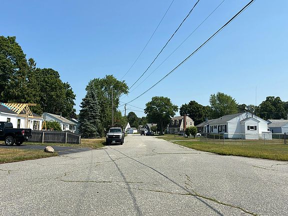 5th image of 24 Leroy Dr
