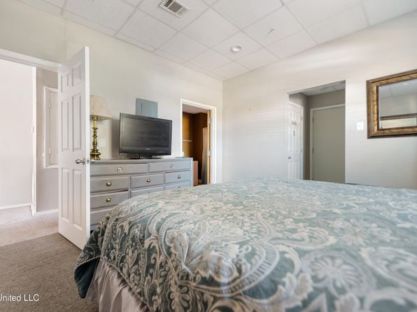 gulfport-mississippi-246859807 picture