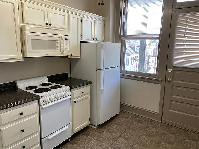 Welcome to Lancaster's First Ever Multi-Unit Apartment Building - Historic Hamilton Suites! — Photo 27