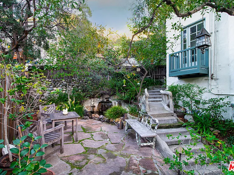 8066 Woodland Ln — Photo 6
