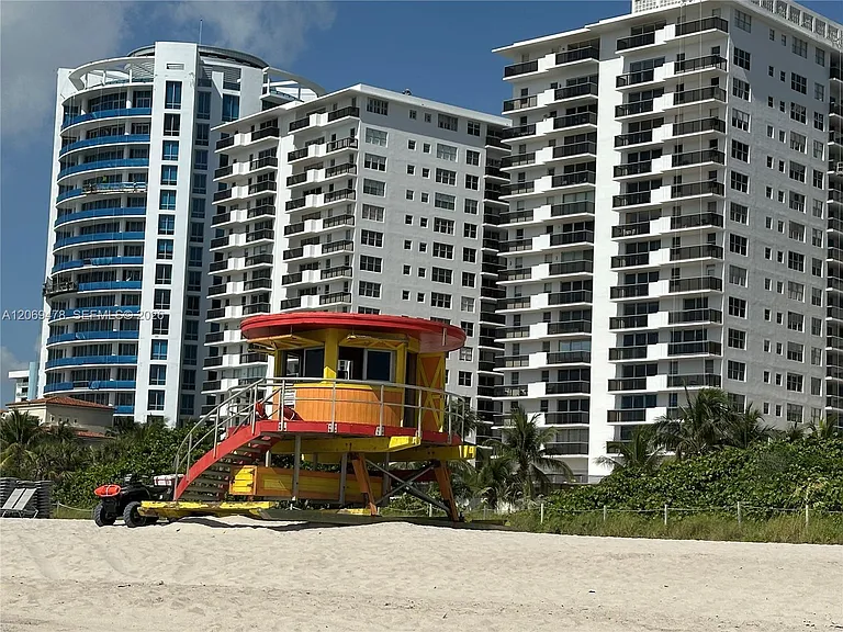 6039 Collins Ave #310 — Photo 41