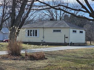 3708 Riverside Rd, Benton Harbor, MI 49022