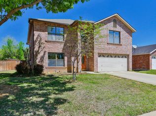 2821 Custer Dr, Corinth, TX 76210