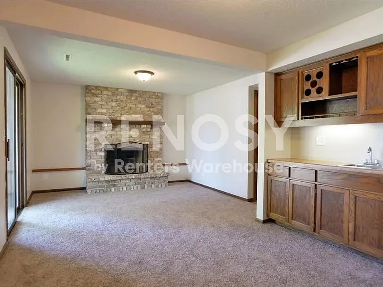 2323 Amberwood Dr — Photo 19