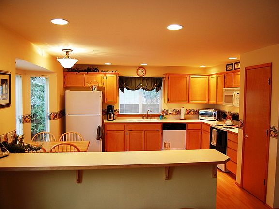 2nd image of 7207 205th Ave E