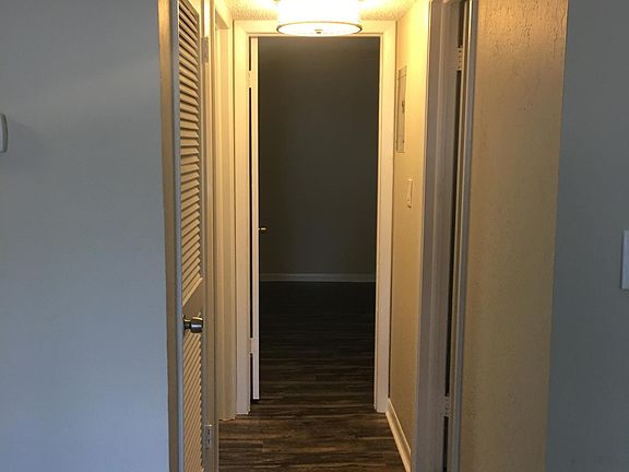 4th image of 527 S Lincoln Ave Unit 206