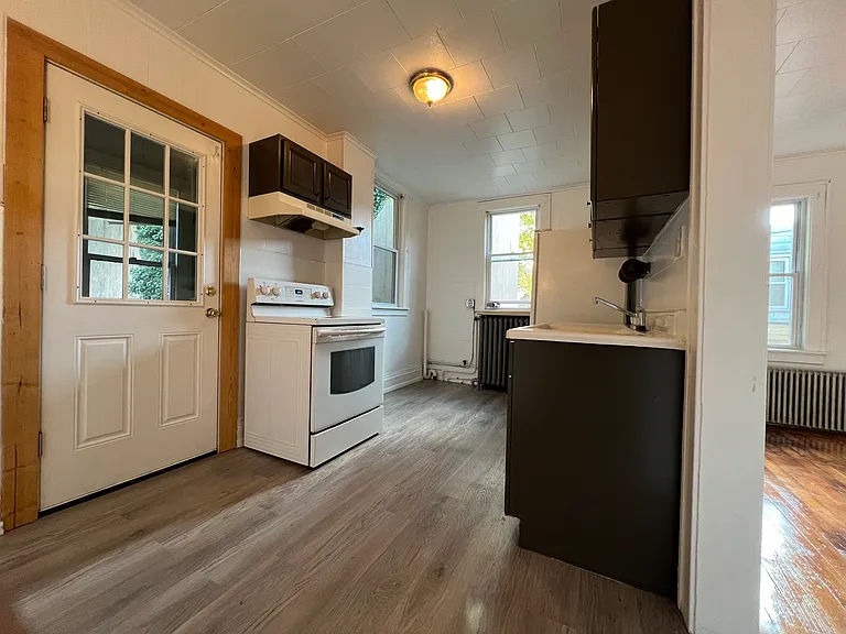 46 E Bacon St — Photo 17