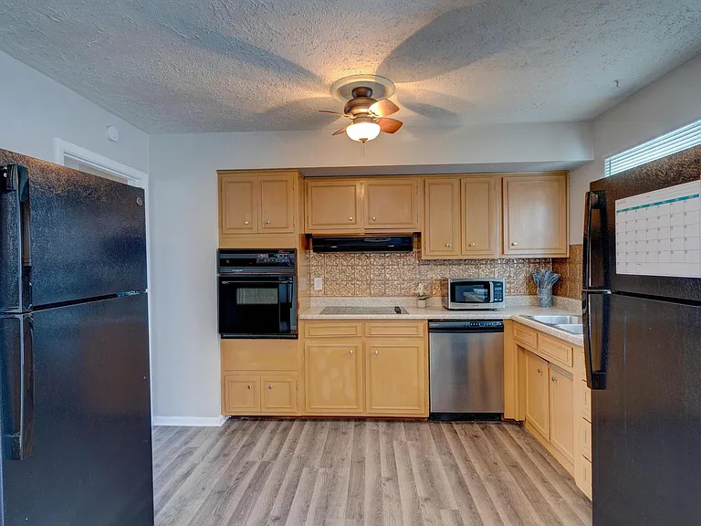 1252 Goldenrod Dr — Photo 18