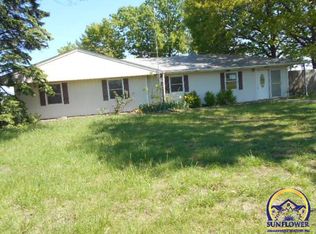 1424 NE 35th St, Topeka, KS 66617