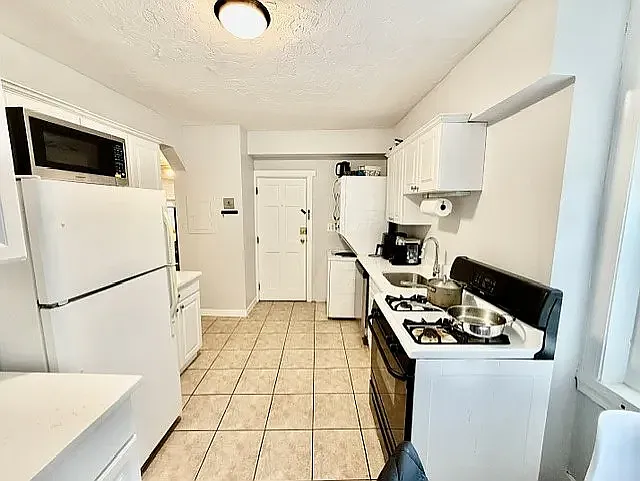 11 Foster St #2 — Photo 22