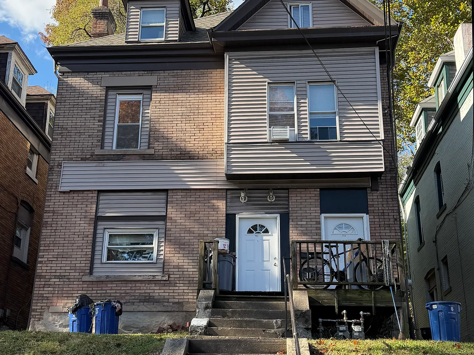 5 bed, $1,695 — Photo 1