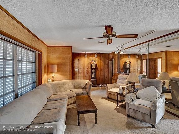 5th image of 631 SE 6th Ave