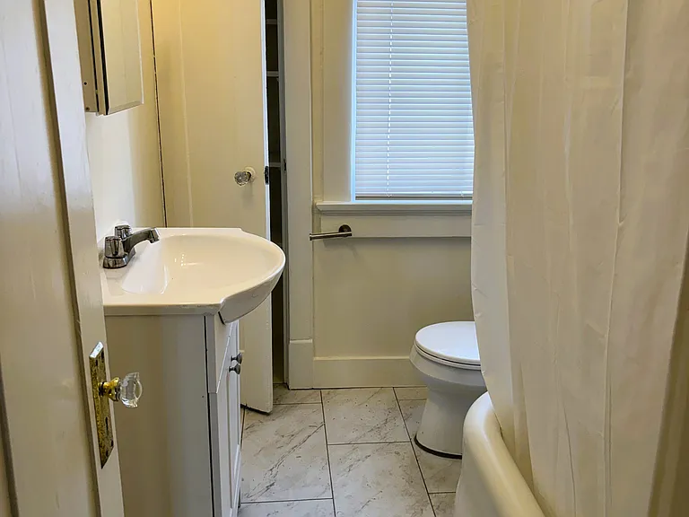 939 Broadway St #DEF — Photo 13