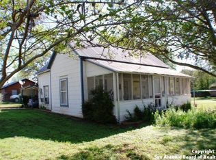 514 7th St, Bandera, TX 78003