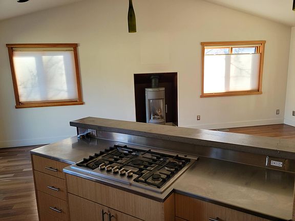 Natural gas heating stove (with remote)