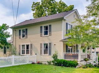 34 N White St, Frankfort, IL 60423