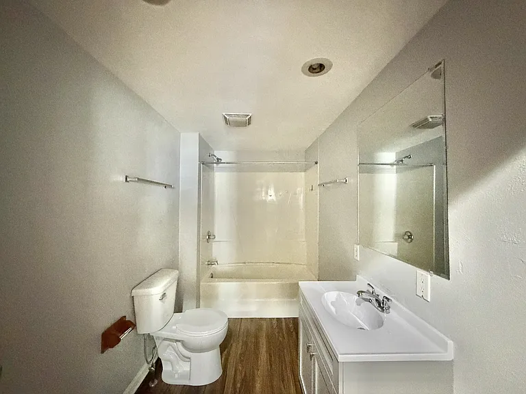 330 Lincoln St #1 — Photo 6