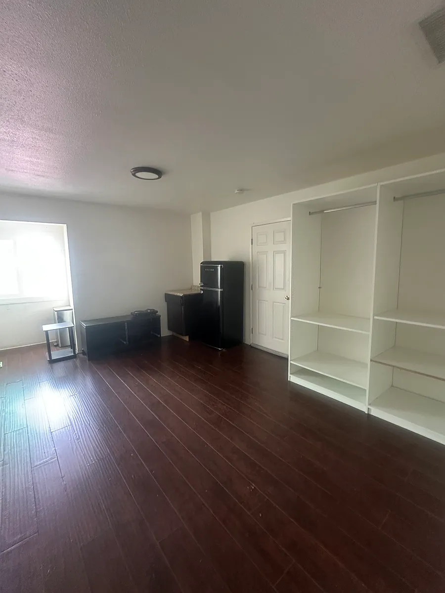 Building Photo - 2535 Hauser Blvd #D