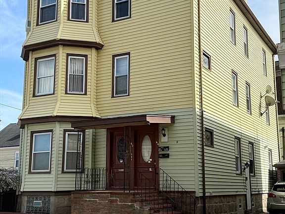 2nd image of 42-44 Wing St