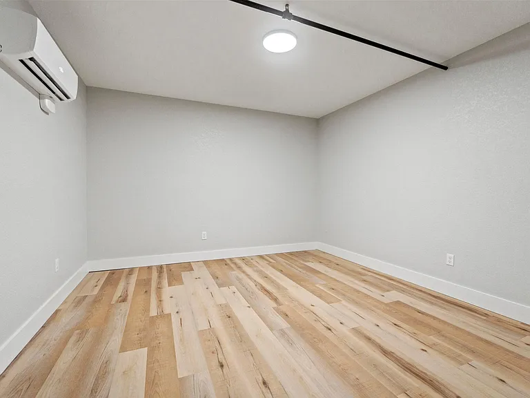 435 Ann St #F — Photo 8