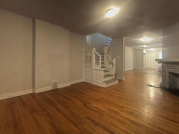 3rd image of 5637 Lansdowne Ave