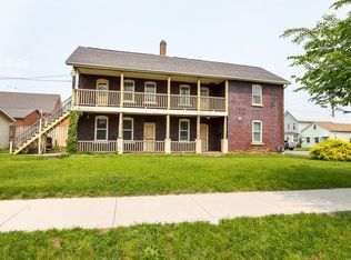 1717 Jackson St, Dubuque, IA 52001