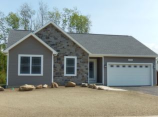 1465 Evergreen Dr, Lake View, NY 14085