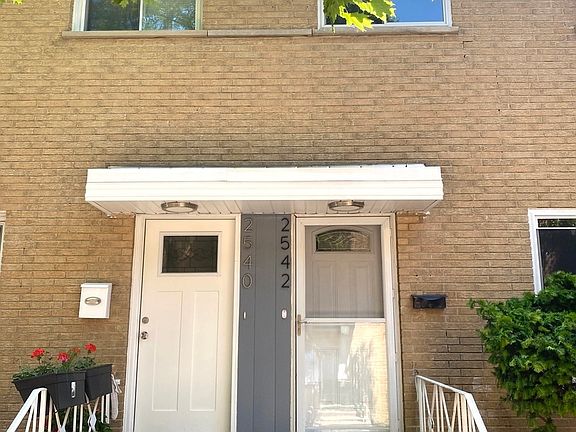 4th image of 2542 Rose St