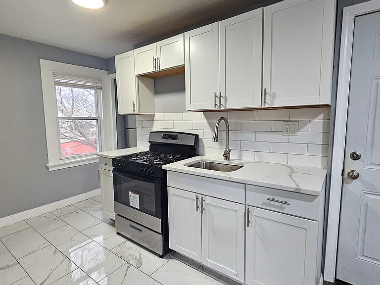 19 Clay St #2 — Photo 4