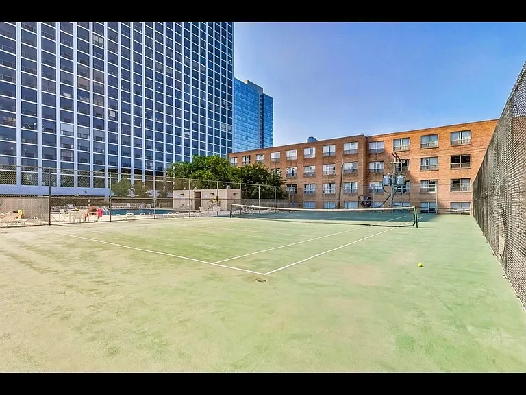 4343 N Clarendon Ave #1702 — Photo 10