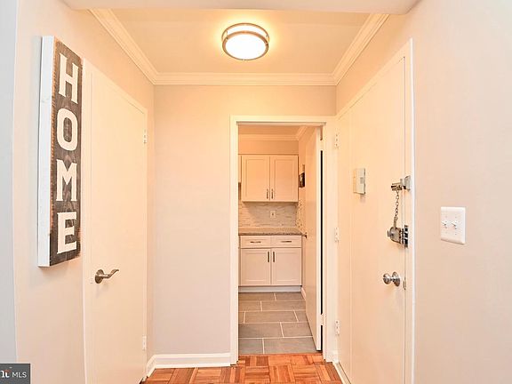 3rd image of 2125 19th St N APT 2
