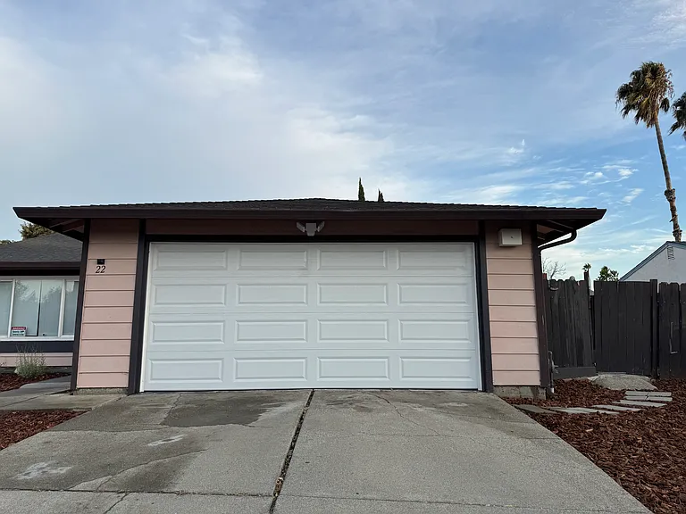 22 Merrimac Pl — Photo 2
