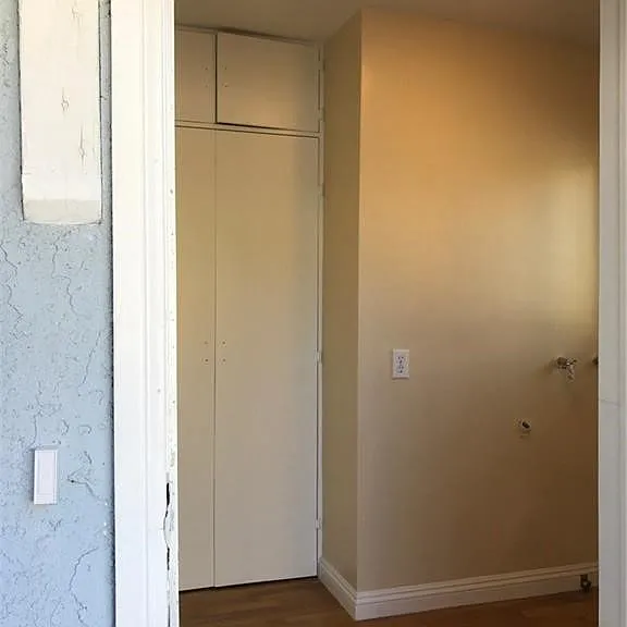 5609 Welland Ave — Photo 16