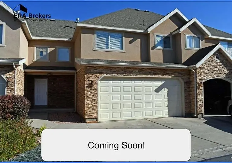 1032 N Plaza Dr — Photo 1