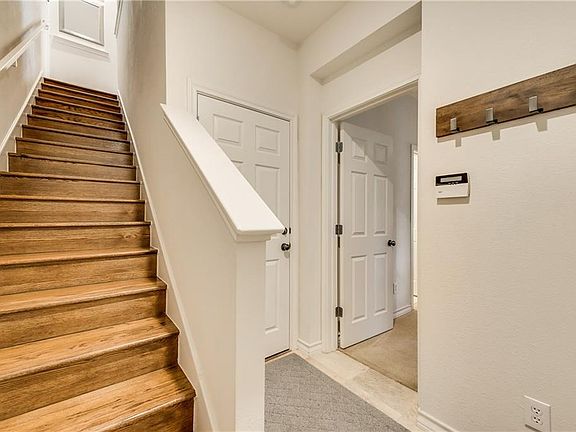 3rd image of 6061 Portrush Dr