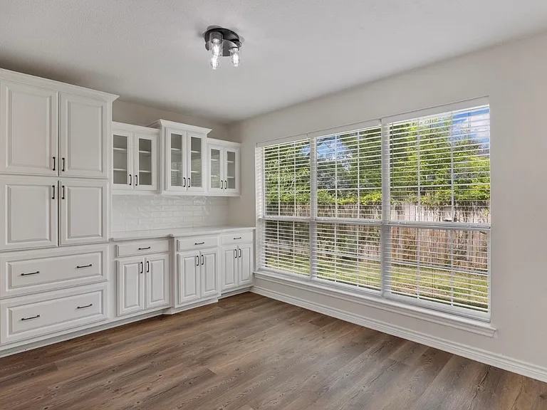 111 Bluebird Ln — Photo 5