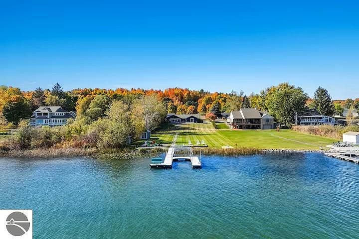 1st image of 553 S Lake Shore Dr
