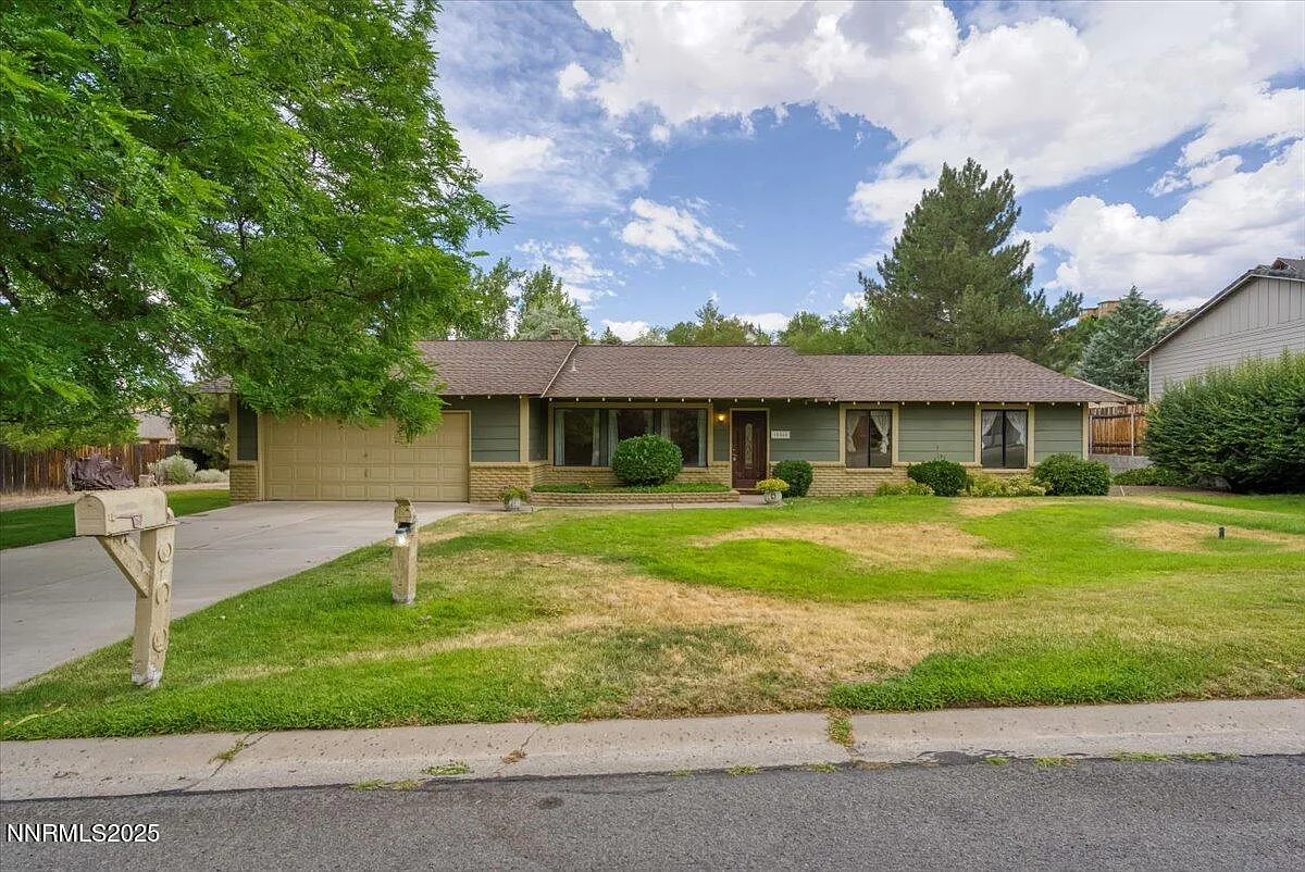 15565 Minnetonka Cir photo 1