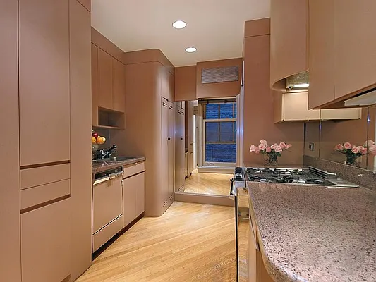 Sold by Sotheby's International Realty | media 18