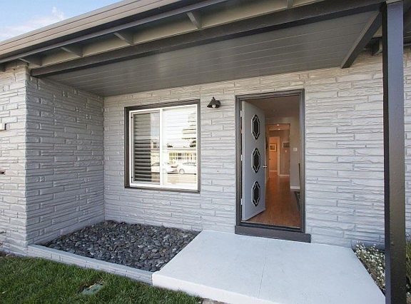 4th image of 43 Arlington Dr