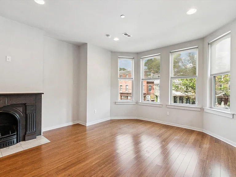 The Residences at 3820 — Photo 7