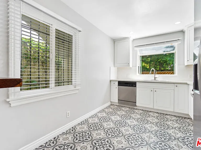 920 Westbourne Dr #9 — Photo 5
