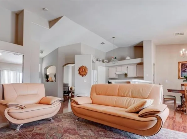 5000 Red Rock St APT 237, Spring Valley, NV 89118