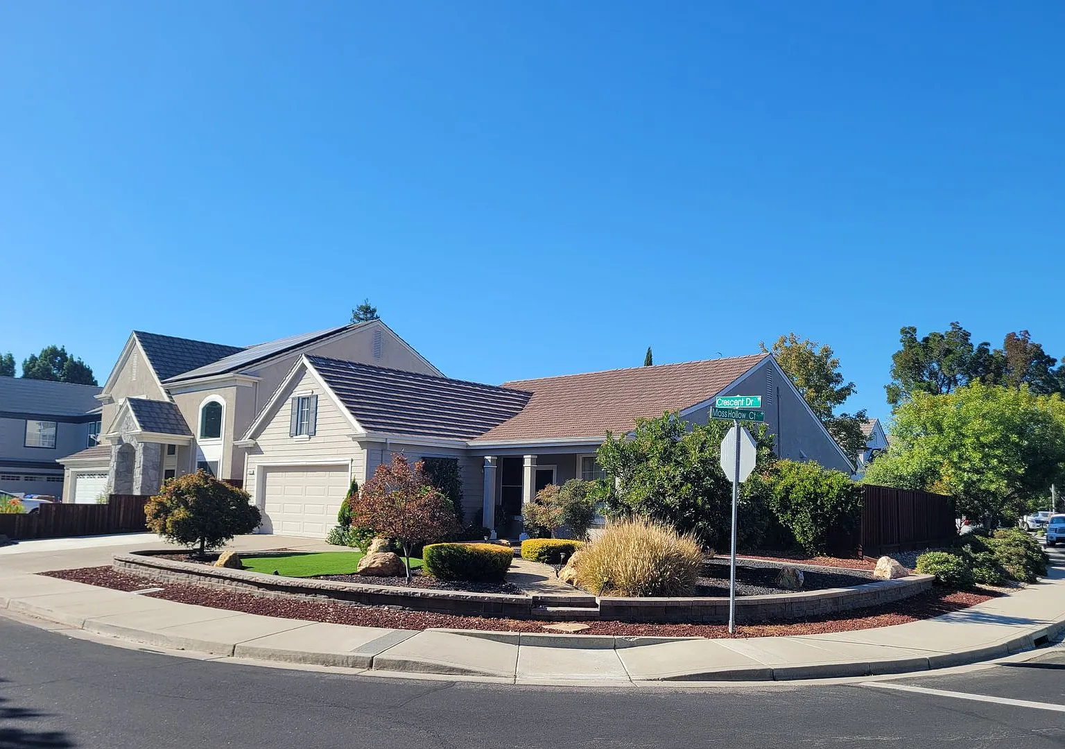 Spacious 3BR/2BA Single-Story in Brentwood with Included Landscaping & Pest Service! — Photo 2