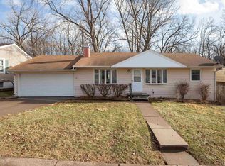 925 Cimarron Dr, Davenport, IA 52804