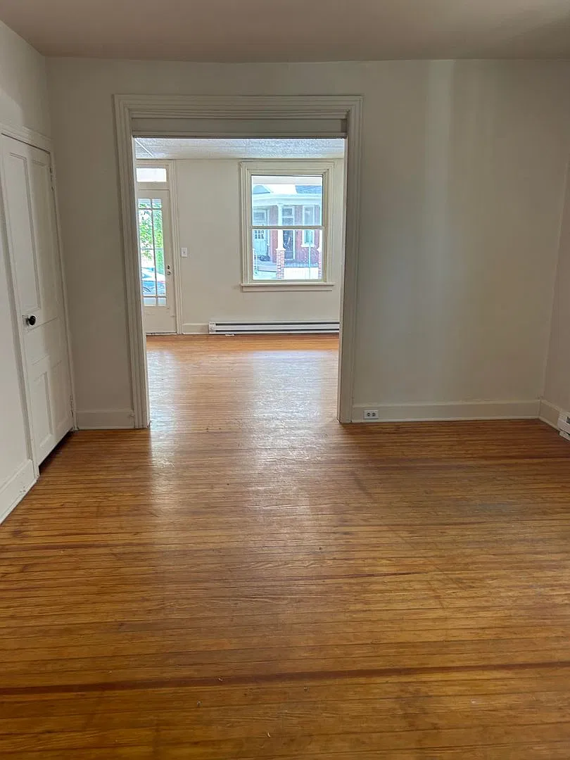 214 N Catherine St — Photo 3
