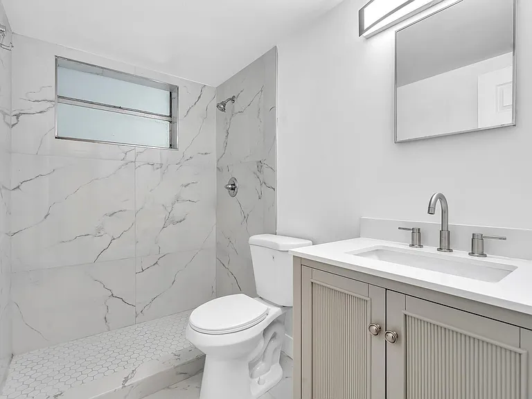 626 SW 14th Ave #102 — Photo 12