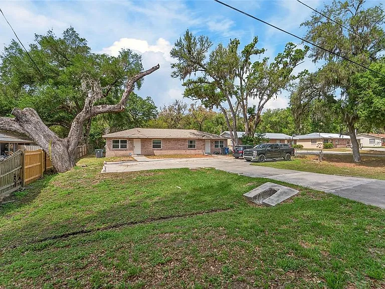 5502 Peach Ave — Photo 10